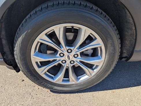 Used 2022 Ford Explorer Limited w/ Equipment Group 301A image 8