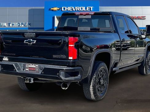 Used 2024 Chevrolet Silverado 2500 High Country w/ High Country Premium Package AWD/4WD image 6