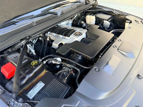 Used 2015 Cadillac Escalade ESV Luxury image 31