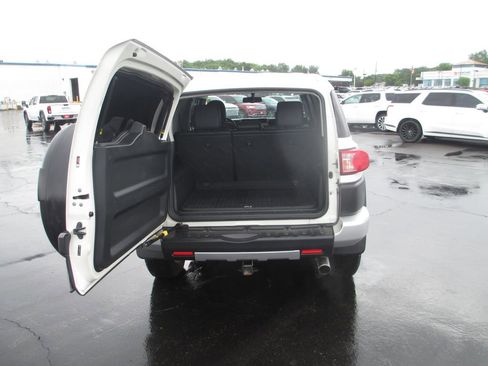 Used 2011 Toyota FJ Cruiser 4WD w/ Convenience Pkg image 8