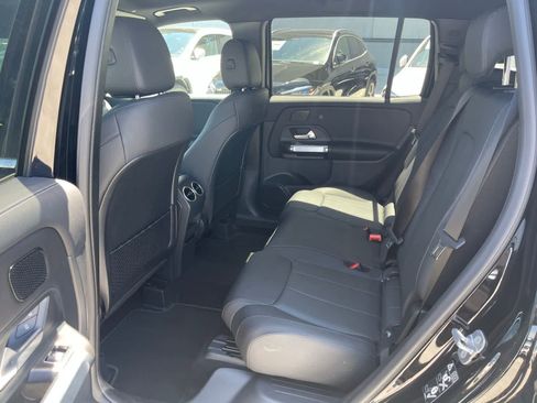 Used 2026 Mercedes-Benz GLB 250 image 2