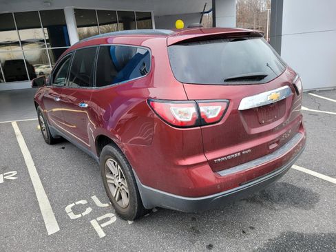 Used 2017 Chevrolet Traverse LT image 7