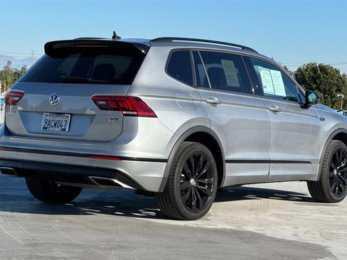 Used 2021 Volkswagen Tiguan SE R-Line image 3