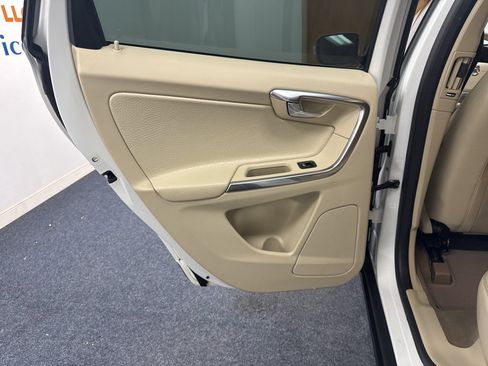 Used 2013 Volvo XC60 T6 AWD/4WD image 10