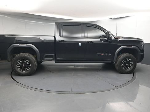 Used 2024 GMC Sierra 2500 AT4X AWD/4WD image 8