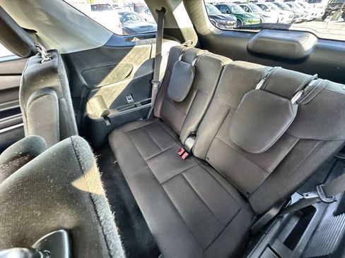 Used 2023 Ford Explorer XLT image 23