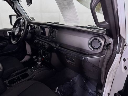 Used 2022 Jeep Wrangler Unlimited Sport image 24