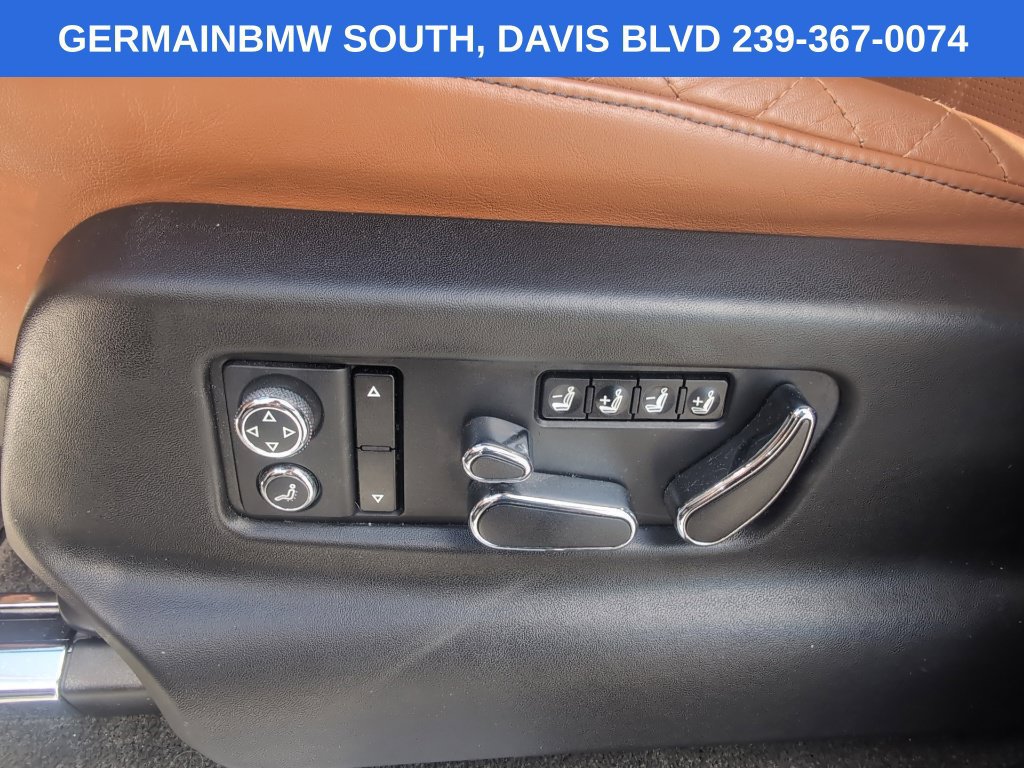 Used 2017 Bentley Bentayga AWD/4WD image 22
