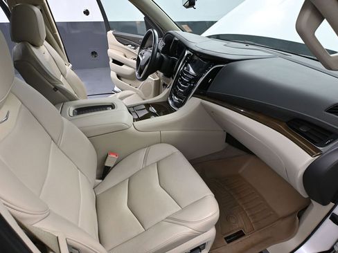 Used 2020 Cadillac Escalade ESV Premium Luxury AWD/4WD image 62