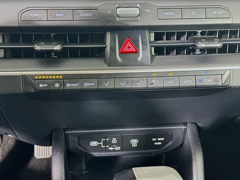 Used 2025 Kia K4 LXS image 24