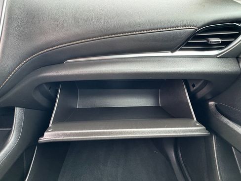 Used 2021 Chevrolet Traverse LS image 29