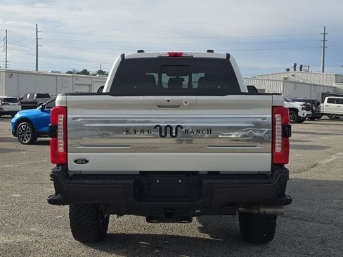 Used 2025 Ford F350 King Ranch w/ FX4 Off-Road Package image 4