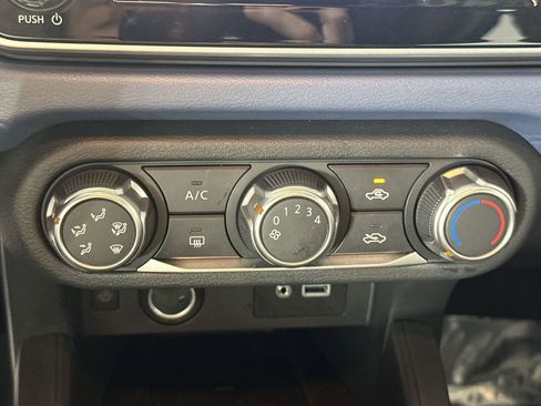 Used 2025 Nissan Versa SV w/ Trunk Package image 23