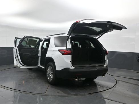 Used 2023 Chevrolet Traverse LT image 50