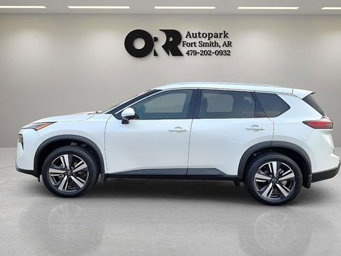 Used 2024 Nissan Rogue SL w/ SL Premium Package FWD image 3