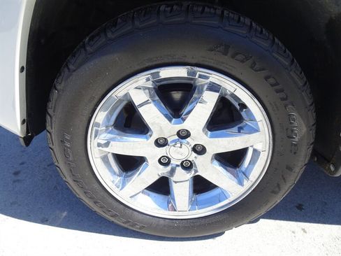 Used 2010 Jeep Liberty Limited w/ Tire & Wheel Group AWD/4WD image 27