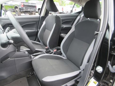 Used 2025 Nissan Versa S w/ Trunk Package FWD image 15