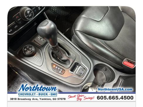 Used 2020 Jeep Cherokee Trailhawk w/ Cold Weather Group AWD/4WD image 24