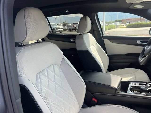 Used 2025 Volkswagen Atlas Cross Sport SEL Premium R-Line AWD/4WD image 32