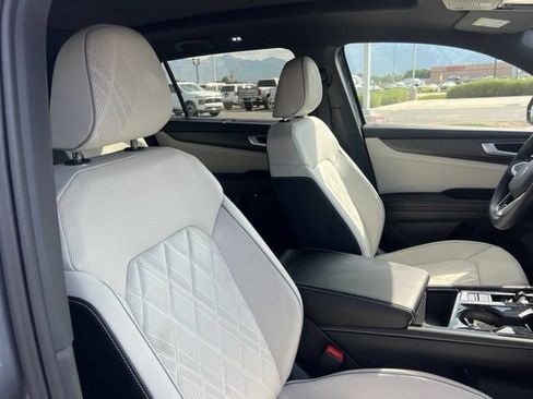 Used 2025 Volkswagen Atlas Cross Sport SEL Premium R-Line AWD/4WD image 32