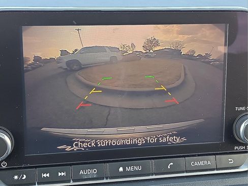 Used 2022 Nissan Rogue SV image 16