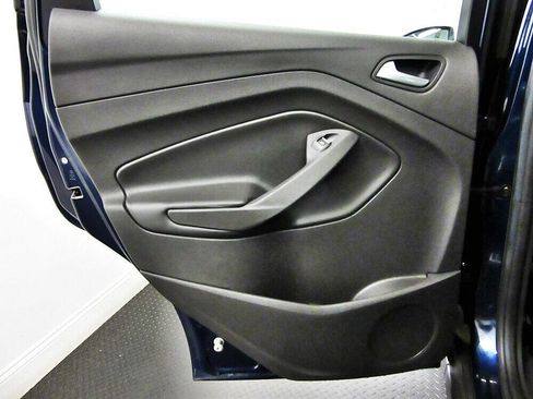 Used 2017 Ford C-MAX SE image 9