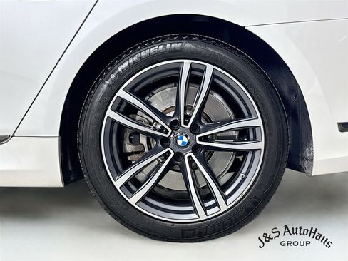 Used 2022 BMW 750i xDrive w/ M Sport Package image 38