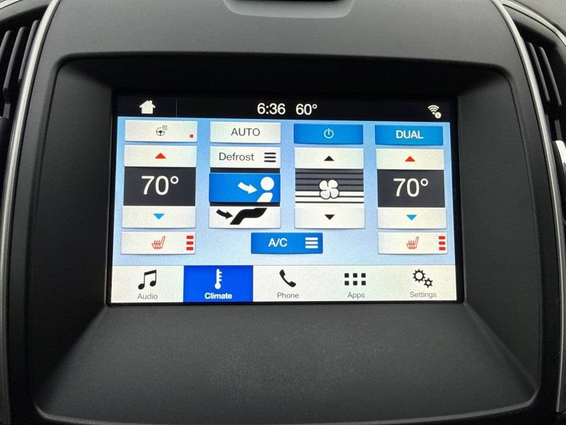 Used 2018 Ford Edge SEL w/ Equipment Group 201A AWD/4WD image 25