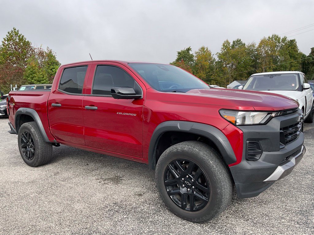 Used 2024 Chevrolet Colorado Trail Boss w/ Technology Package AWD/4WD image 7