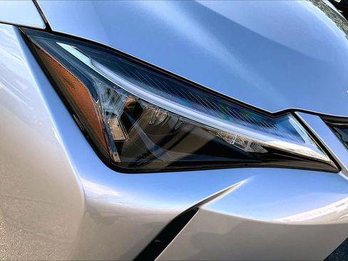 New 2026 Lexus UX 300h FWD image 21