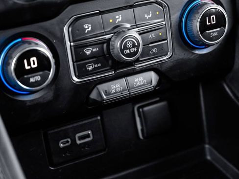 Used 2023 Chevrolet Suburban LS image 24