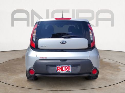 Used 2015 Kia Soul FWD image 9