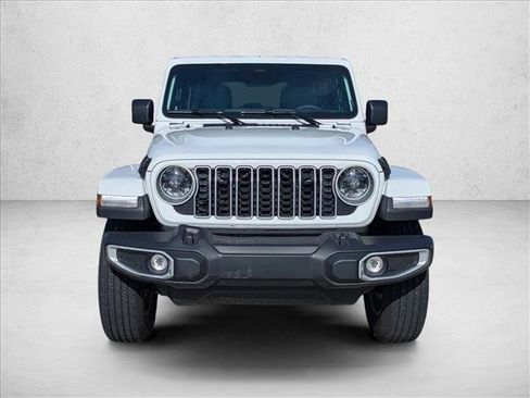 Used 2026 Jeep Wrangler Unlimited Sahara AWD/4WD image 2