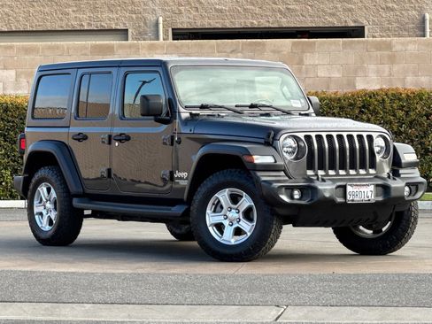 Used 2020 Jeep Wrangler Unlimited Sport S AWD/4WD image 2