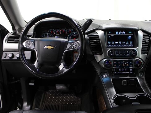 Used 2018 Chevrolet Tahoe LT image 2