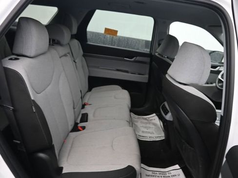 Used 2023 Hyundai Palisade SE image 6