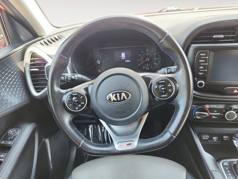 Used 2020 Kia Soul GT-Line FWD image 12