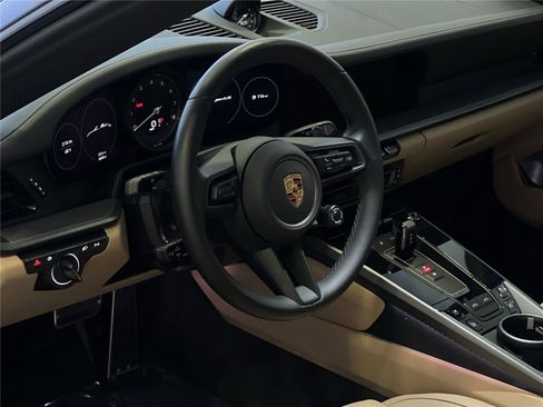 Certified 2024 Porsche 911 image 20