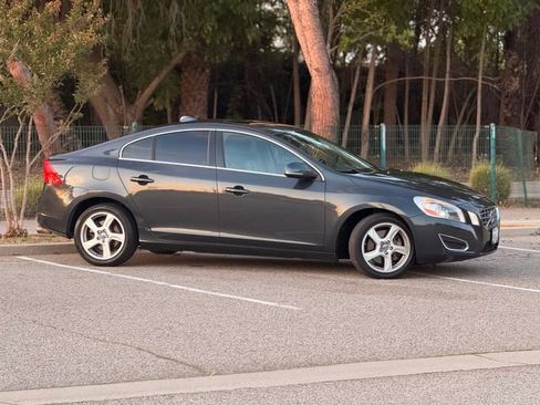 Used 2013 Volvo S60 T5 FWD image 3