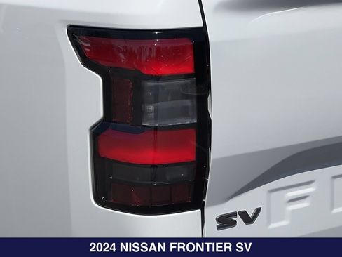 Used 2024 Nissan Frontier SV w/ SV Convenience Package RWD image 26