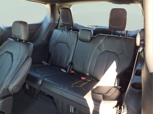 New 2026 Chrysler Pacifica Select FWD image 14