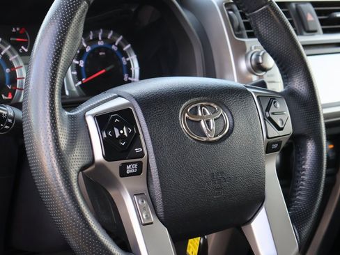 Used 2014 Toyota 4Runner SR5 image 17