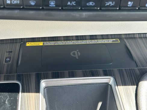 Used 2024 Toyota Sienna Platinum image 35