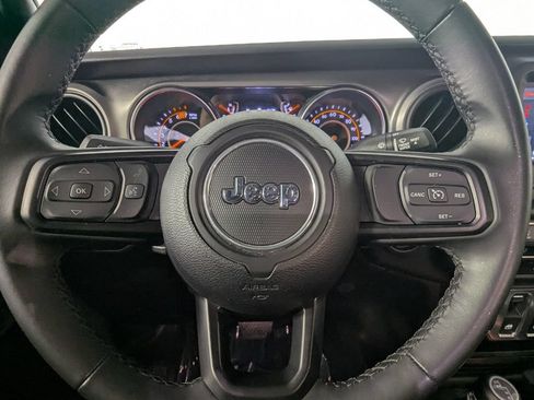 Used 2022 Jeep Wrangler Sport AWD/4WD image 15