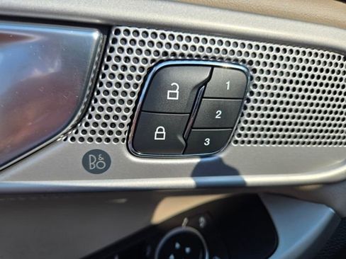 Used 2021 Ford Explorer Limited w/ Hybrid Equipment Group 310A image 11