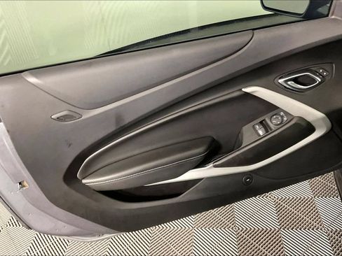 Used 2021 Chevrolet Camaro LT RWD image 17