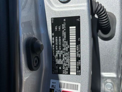 Used 2023 Toyota Highlander XLE image 31