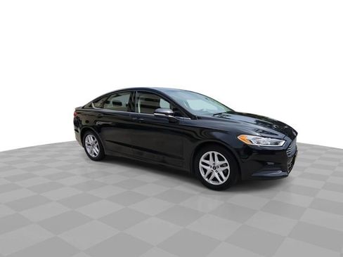 Used 2014 Ford Fusion SE FWD image 2