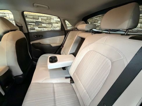 Used 2023 Hyundai Kona SEL AWD/4WD image 40