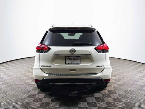 Certified 2018 Nissan Rogue SL w/ Premium Package image 5